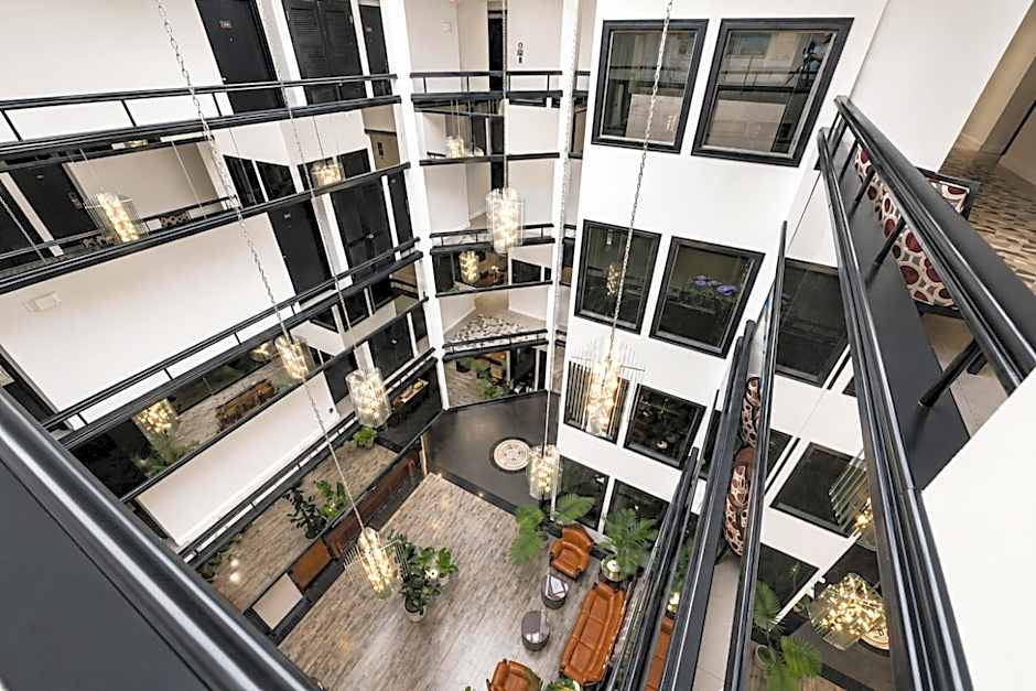 Hotel International