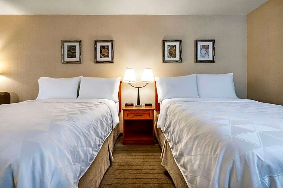 Allure Hotel & Conference Center