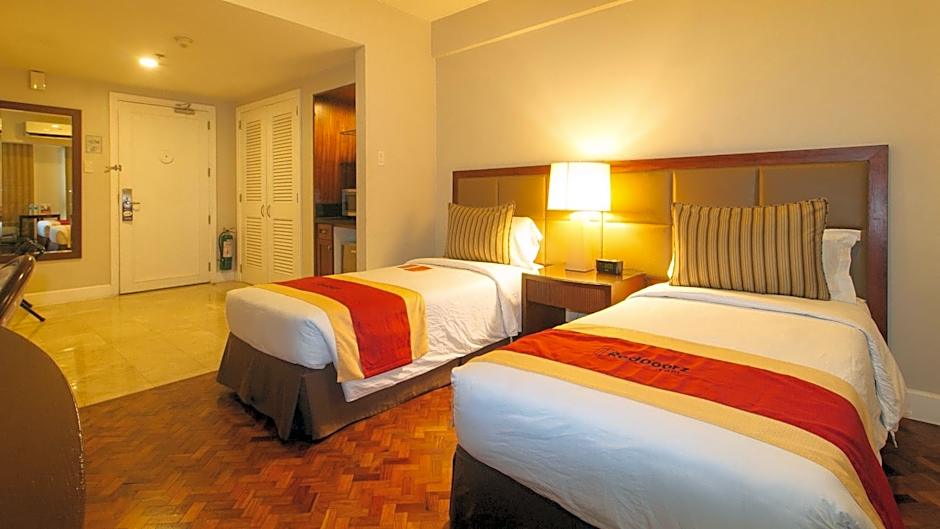 RedDoorz Premium @ The Residences Olympia Makati – Makati, NY