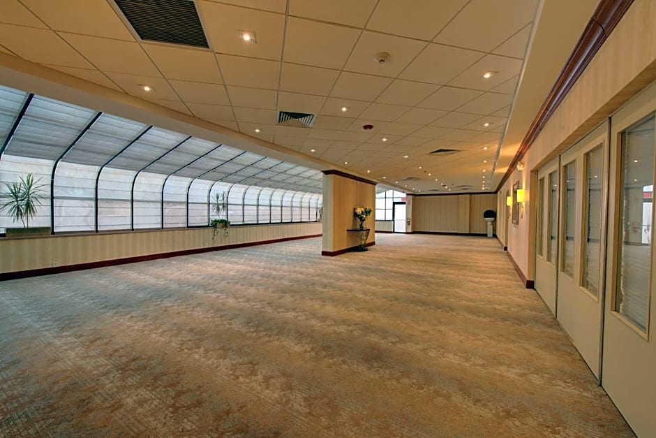 Holiday Inn Plainview-Long Island by IHG