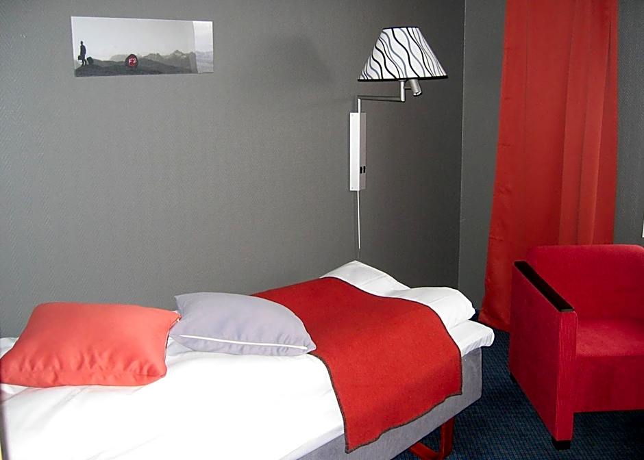 F2 Hotel