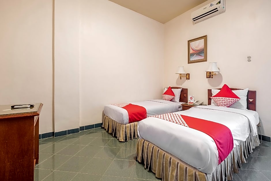 OYO 1090 Hotel Anging Mammiri Makassar