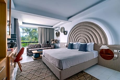 Deluxe Suite with Sea View