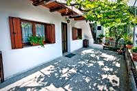 Apartment with Mountain View