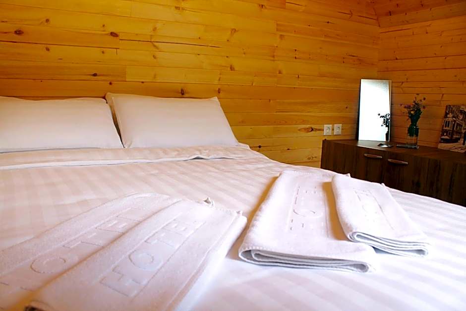 Hotel Korab Trnica