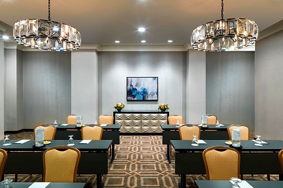Sheraton Memphis Downtown Hotel