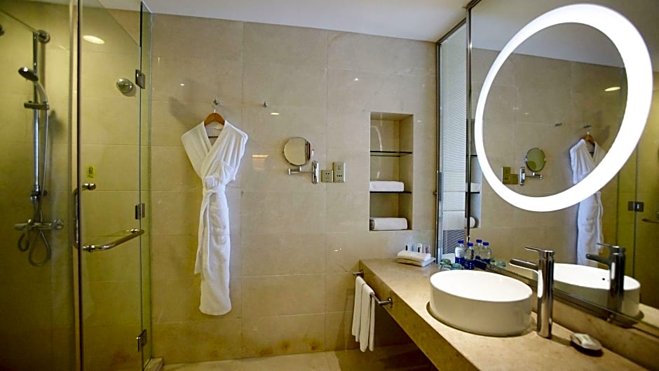 Holiday Inn Taicang City Centre By IHG