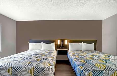 Deluxe Queen Room with Two Queen Beds - Non-Smoking