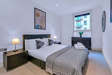 2 Bedrooms Apartment with Kitchen and Living Room