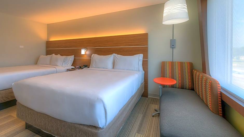 Holiday Inn Express & Suites Tulsa Midtown By IHG