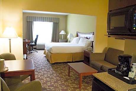 1 King Bdrm Suite With Separate Living Area.