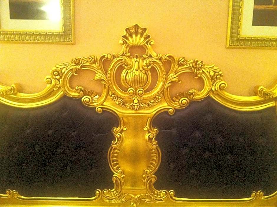 Adriano Boutique Sevilla