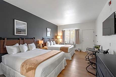 Queen Room with Two Queen Beds - Non-Smoking