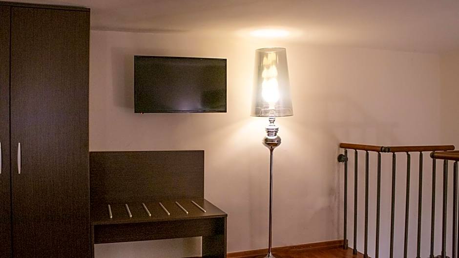 Apollo Suites