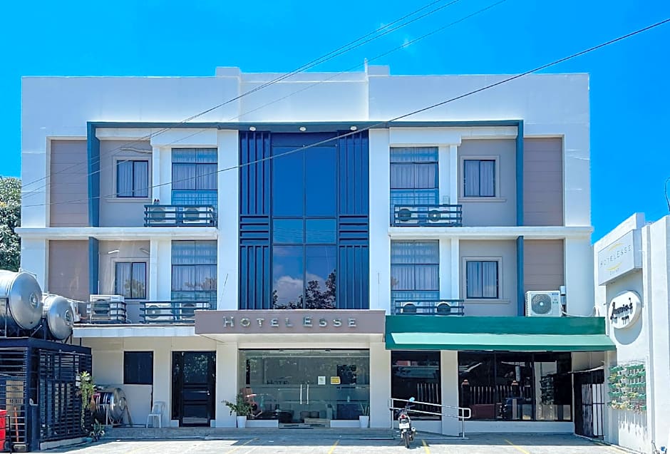 RedDoorz Plus @ Hotel Esse