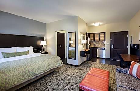 1 King Bed Studio Suite Mobil Access Tub