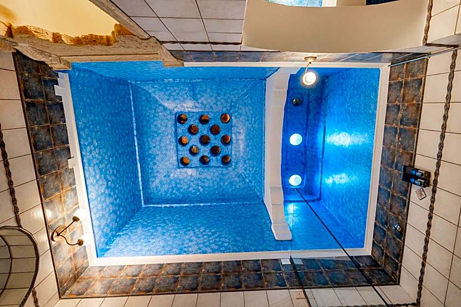 Belmondo Hotel