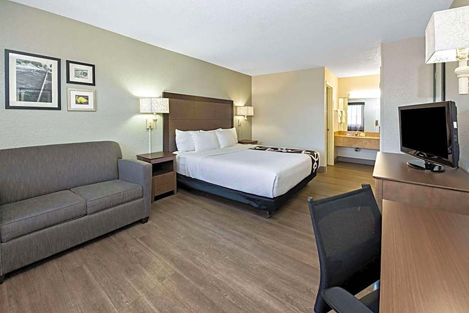 La Quinta Inn & Suites by Wyndham West Palm Beach - Florida Turn