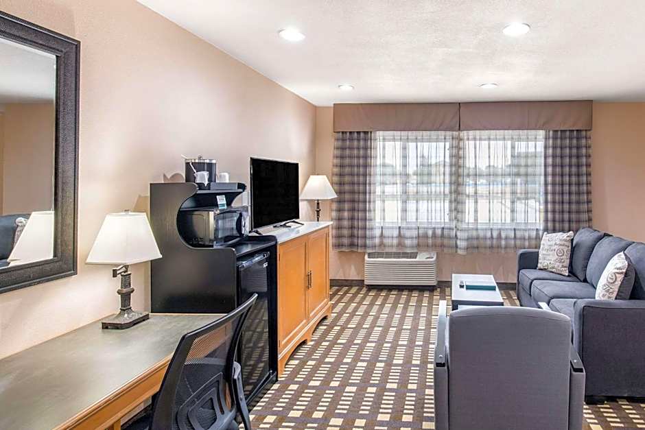 Quality Inn & Suites Plano