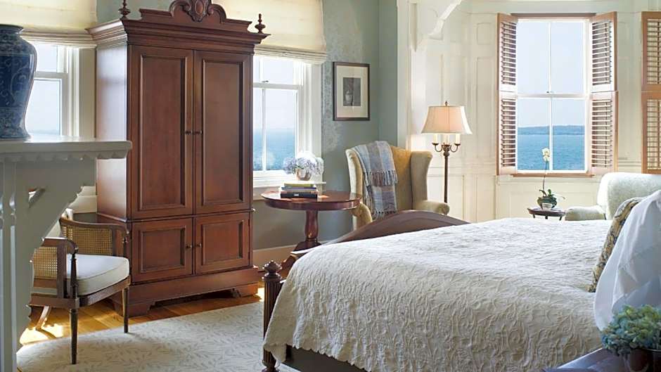 Photo 1 of 2 of Superior 1 King Bed