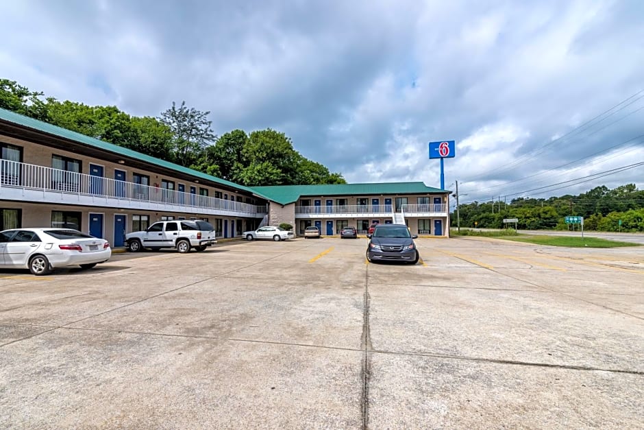 Motel 6-Attalla, AL