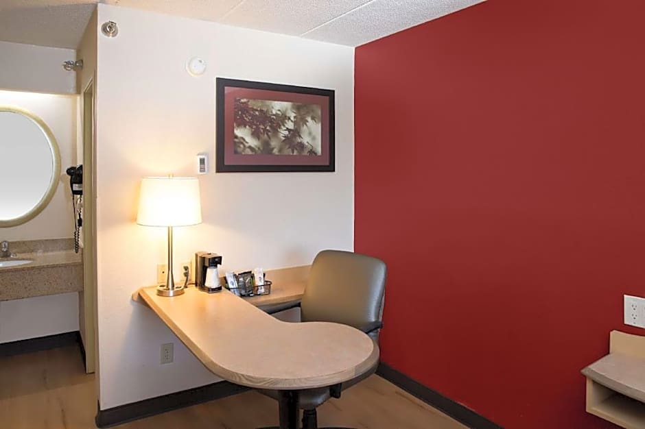 Red Roof Inn Cincinnati Northeast - Blue Ash