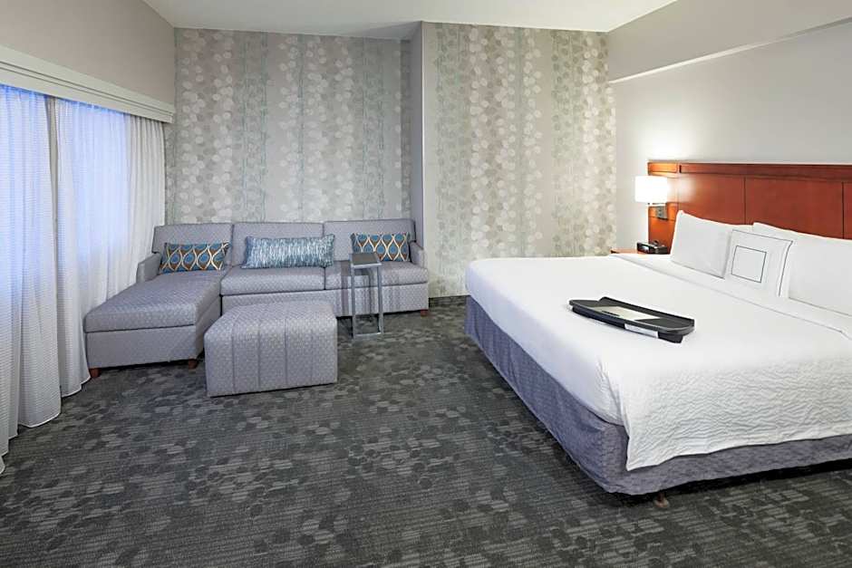 Courtyard by Marriott Alexandria Old Town/Southwest