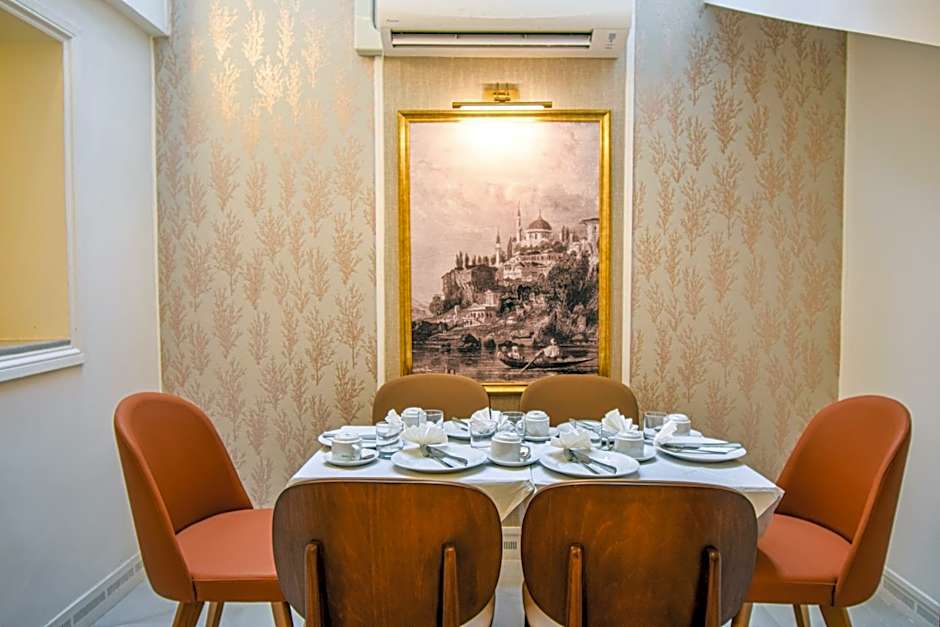 PEMBRIDGE PALACE HOTEL