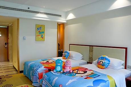 Family Twin Room with Two Twin Beds - Non-Smoking