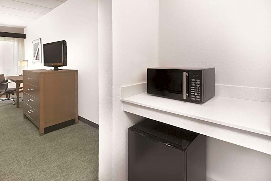 La Quinta Inn & Suites by Wyndham Philadelphia Airport
