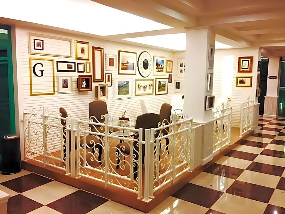 Gallery Lake View