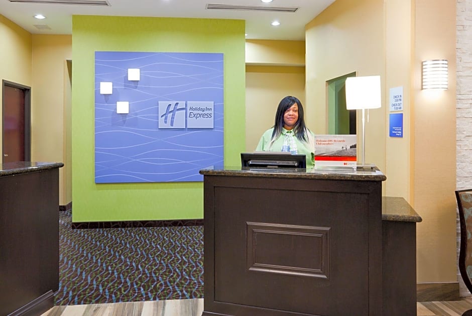 Holiday Inn Express & Suites Davenport North