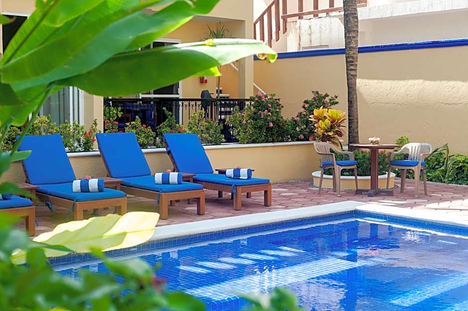 Abbey Del Sol - Beach-steps condos