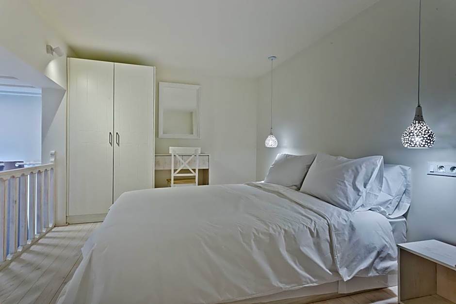 Posidonia Luxury Suites