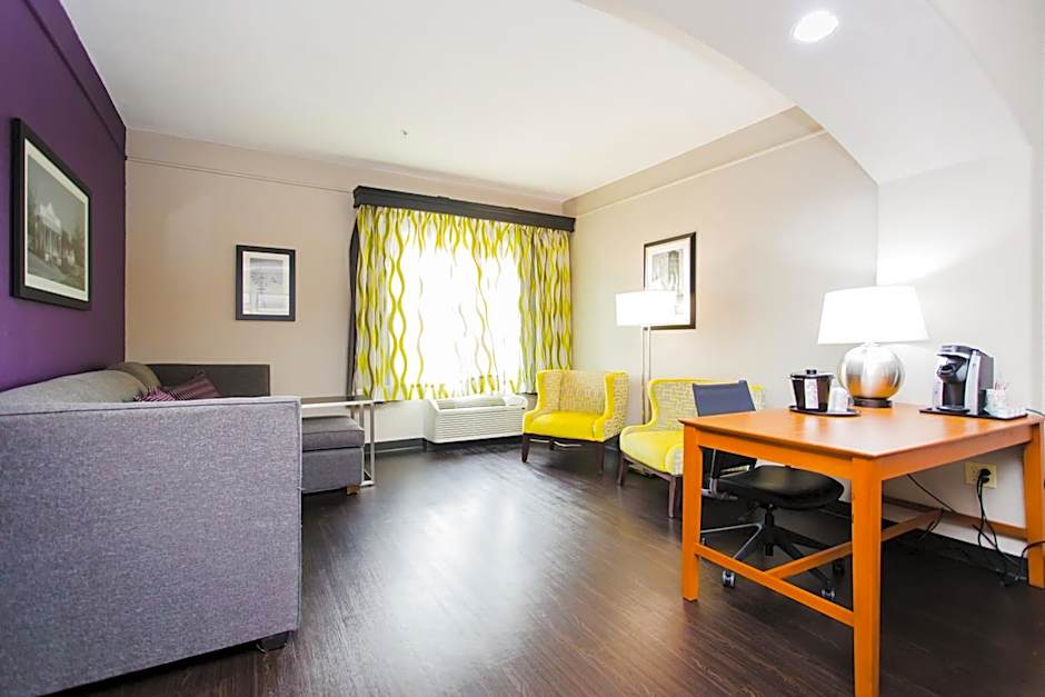 Palacio Royale Inn Signature Katy