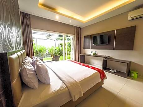 Suite Room with Private Garden - Non-Smoking