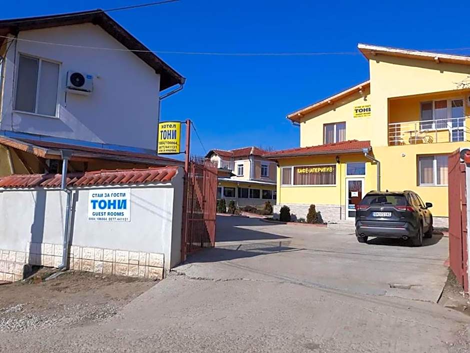 Hotel Toni