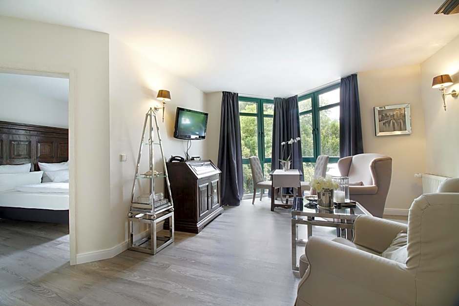 Photo 1 of 6 of Deluxe Junior Suite