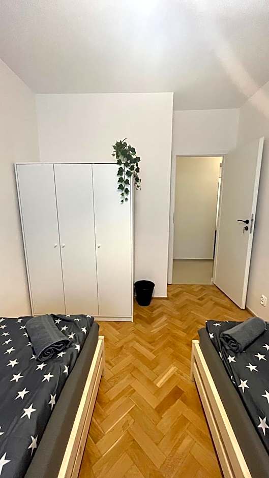 Warszawa Krucza Pokoje
