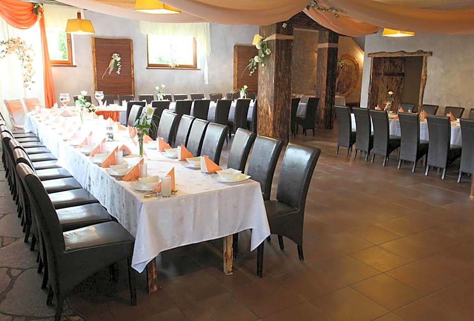 Gościniec pod Strzechą