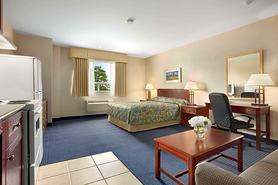 Photo 1 of 1 of Efficiency 1 Queen Bed