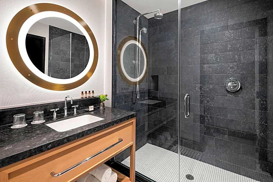 The Oaklander Hotel, Autograph Collection by Marriott