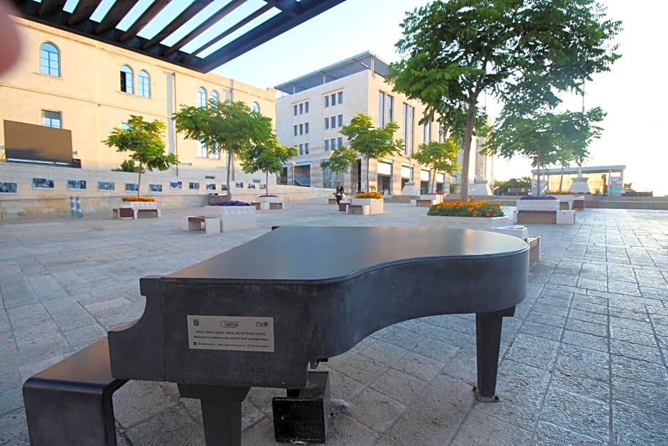 Private Hostel - Best location