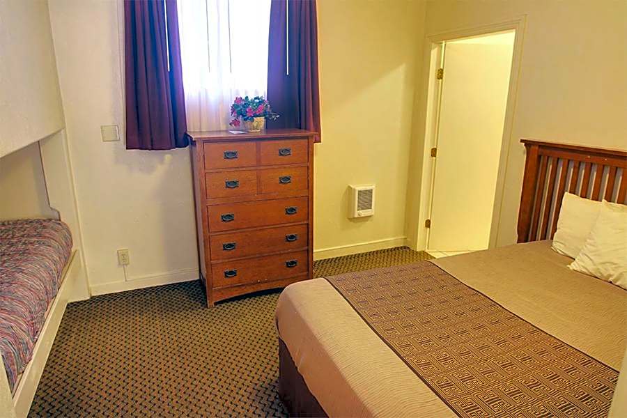 Photo 1 of 5 of 2 Bedroom
