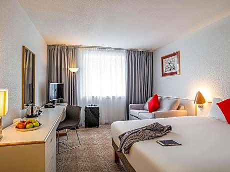 Classic Family room with Double Bed and Small Double Sofa Bed