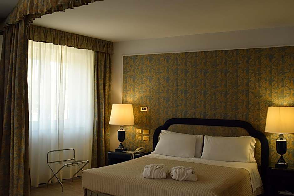 Grand Hotel Excelsior'S