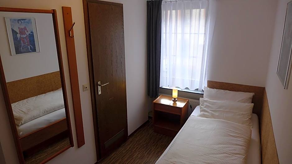 Photo 1 of 5 of Single Room