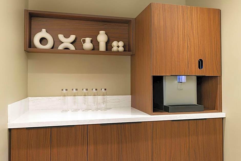 AC Hotel by Marriott Honolulu