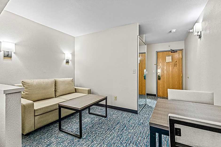 Quality Inn & Suites On The River