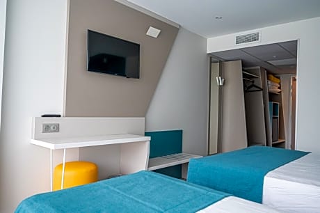 Triple Room with Balcony